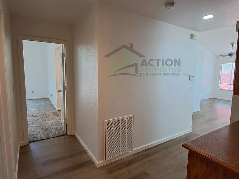 3835 Hunters Glen Pl — Photo 36