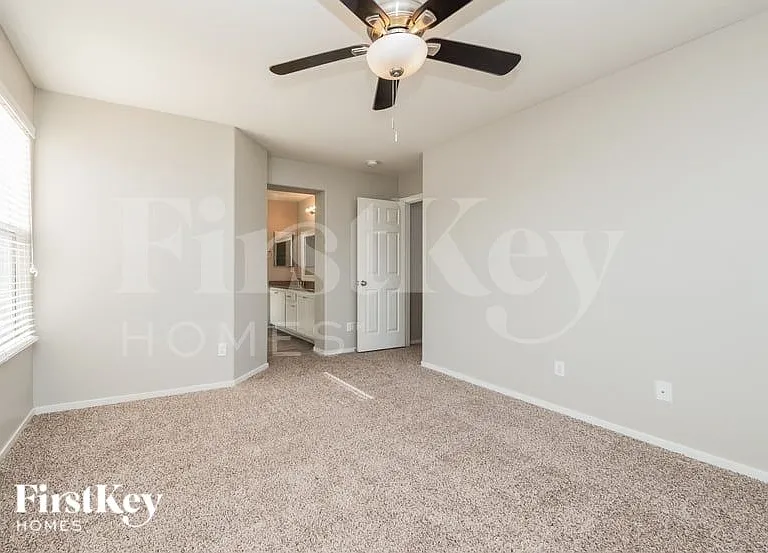 1708 Mizzenmast Ave — Photo 7