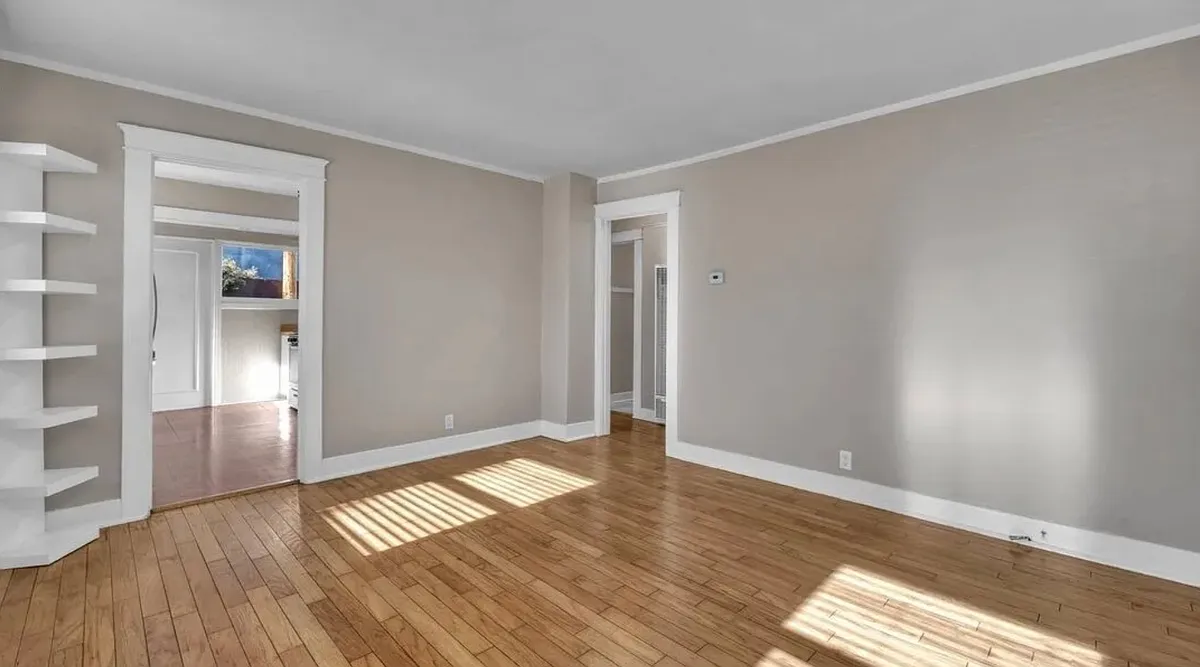 Building Photo - 609 1/2 Milwood Ave