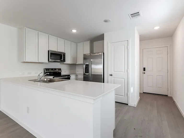 8022 Biggio Ln — Photo 8