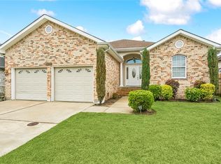 6051 Erin Dr, New Orleans, LA 70126