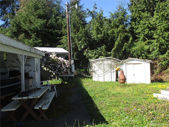 5th image of 862 Patricia Ann Dr