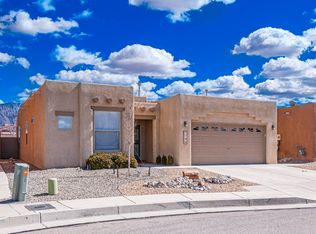 7744 Calle Comodo NE, Albuquerque, NM 87113