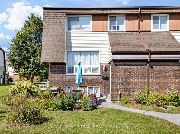 38 Woodvale Grn #47, Ottawa, ON K2G 4H4