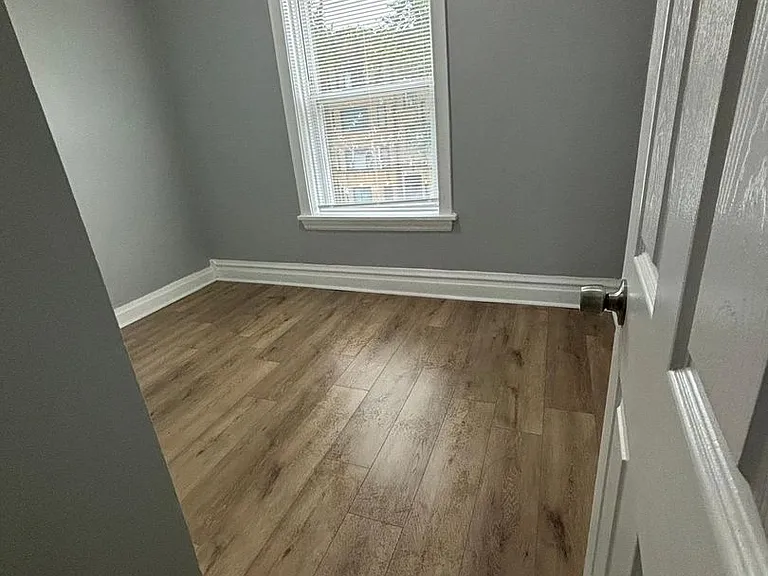 1446 E 69th Pl — Photo 7