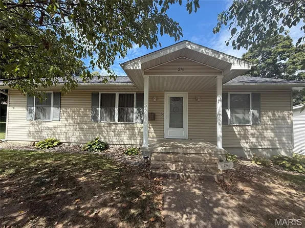 216 E Jefferson St, Palmyra, MO 63461