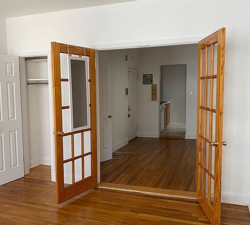 2nd image of 428 E 66th St #1D