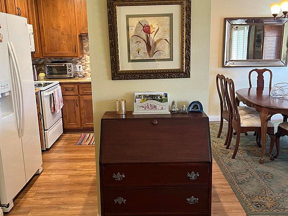 5th image of 324 Chestnut Hill Ct APT 12