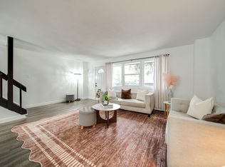521 Village On The Grn NW, Edmonton, AB T5A1H2