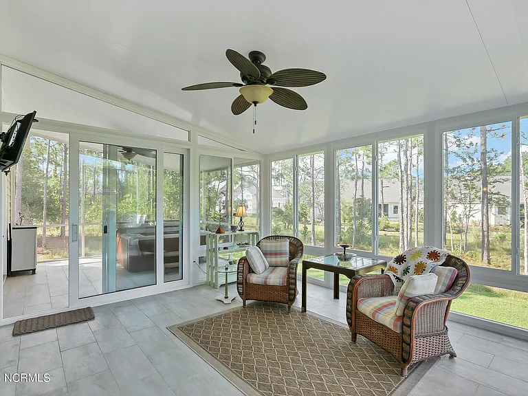 2746 Oak Forest Dr — Photo 44