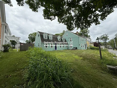 362 Main St Photo 1