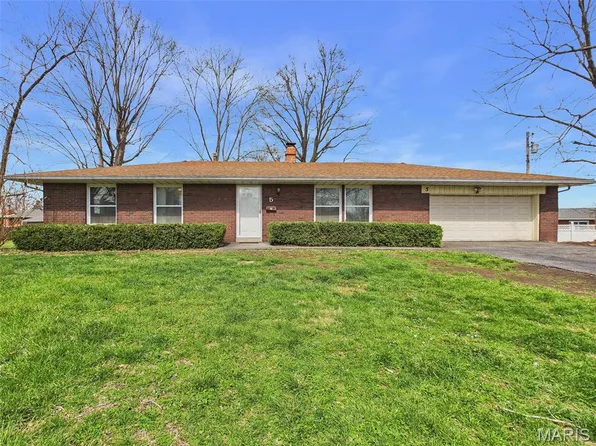 5 Nightingale Ct, Granite City, IL 62040