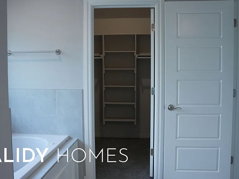 5216 Bing Cir — Photo 32