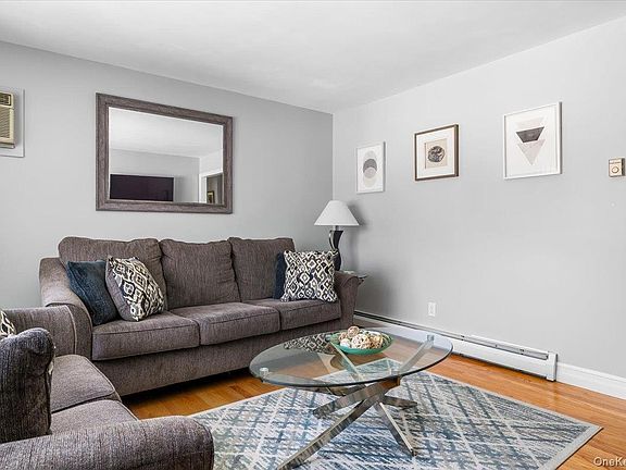 5th image of 690 N Hamilton Avenue