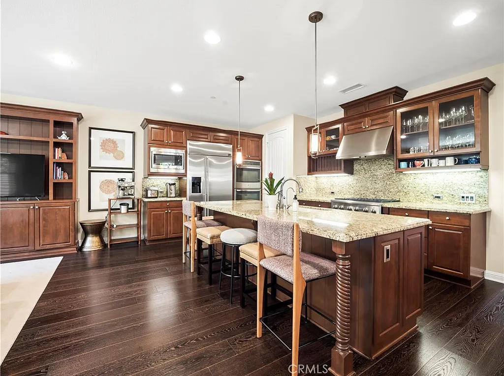 3 bed, 3.5 bath, 2695 sqft, $7,000 — Photo 3