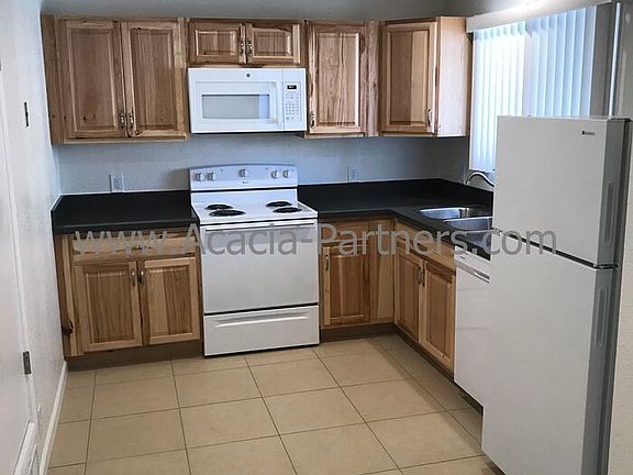 2nd image of 3329 E Blacklidge Dr
