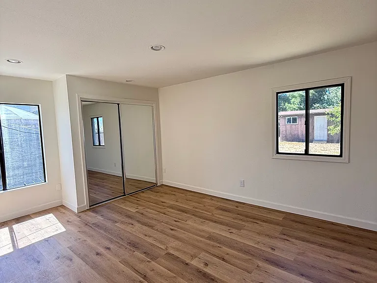 1841 Mayette Ave — Photo 4