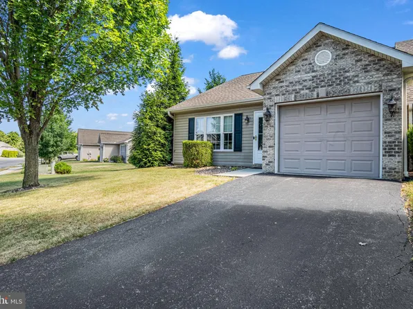108 Brighton Dr, Carlisle, PA 17015