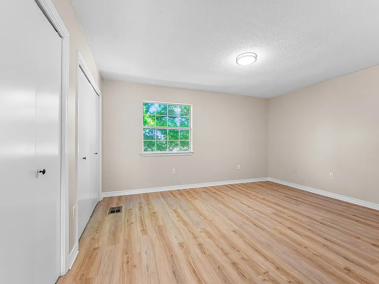 648 Virginia Oak Ct — Photo 35