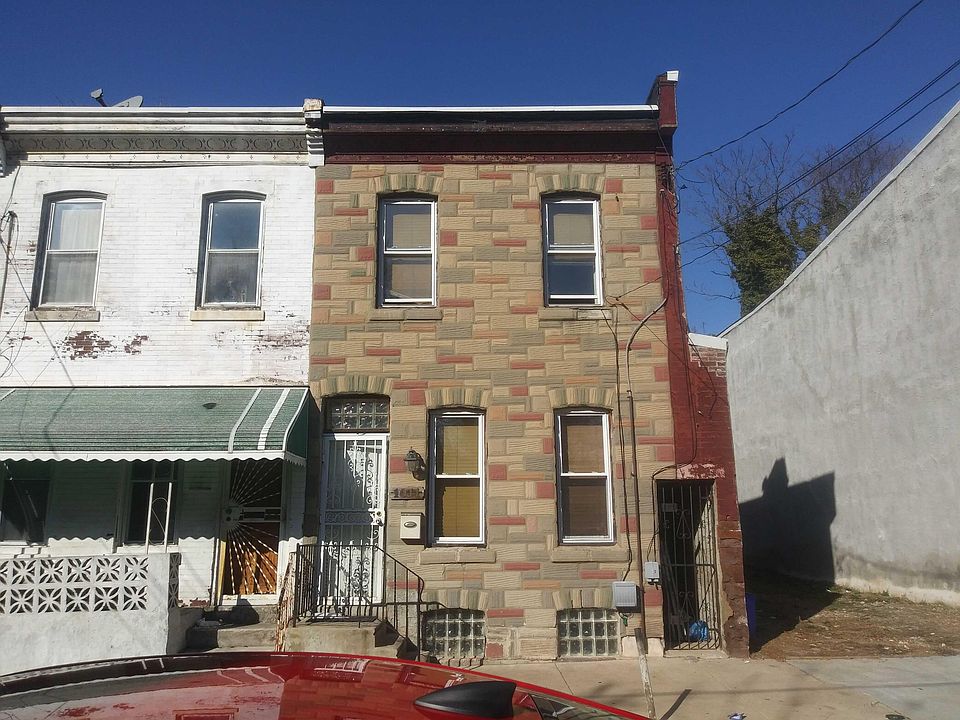 2nd image of 1011 W Dakota St