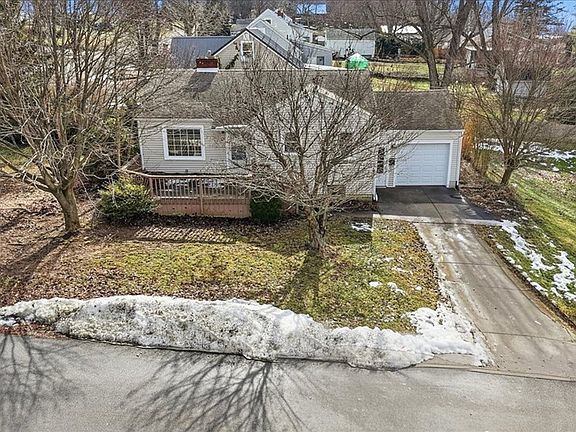3rd image of 754 Abbott Dr