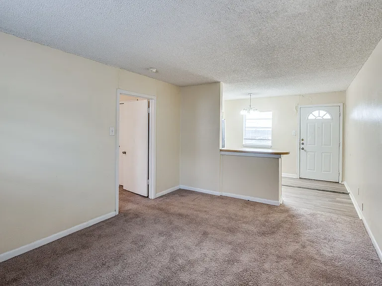 512 S Delaware St #4 — Photo 4