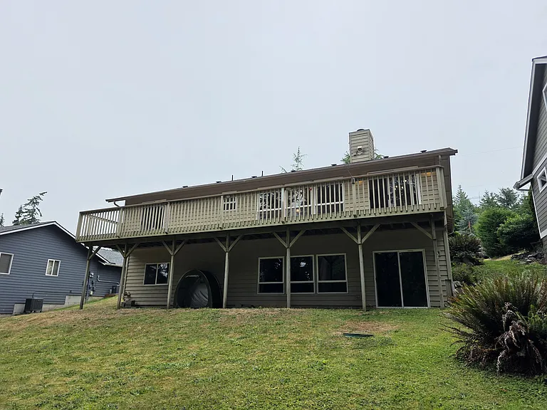 384 Selkirk Dr — Photo 31