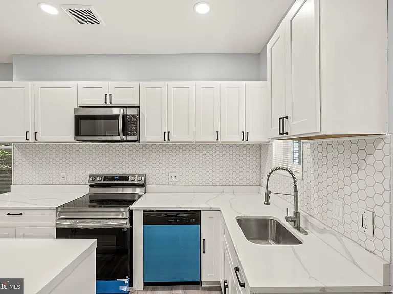 3331 Spaulding Ave — Photo 9