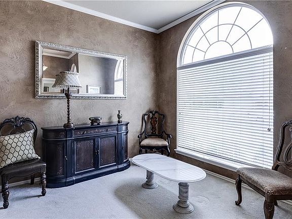 3rd image of 12405 Village Ln