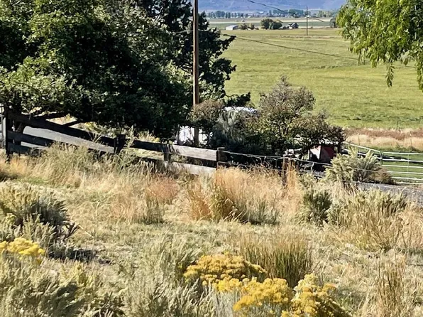 4148 Pine Grove Rd, Klamath Falls, OR 97603