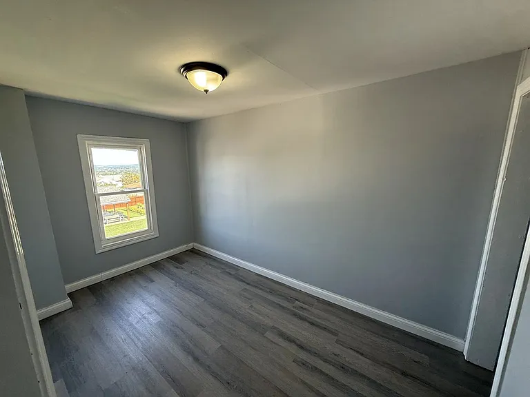 194 Green St — Photo 13