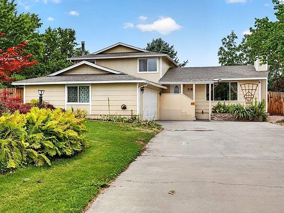 2nd image of 2105 Pheasant Ln