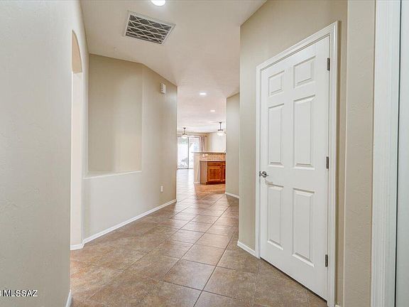 4th image of 2214 E Stone Stable Dr