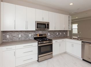 1105 Avery Meadows Way, Deland, FL 32724