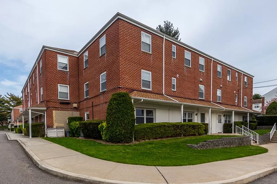 1st image of 6743 Cloverdale Ln