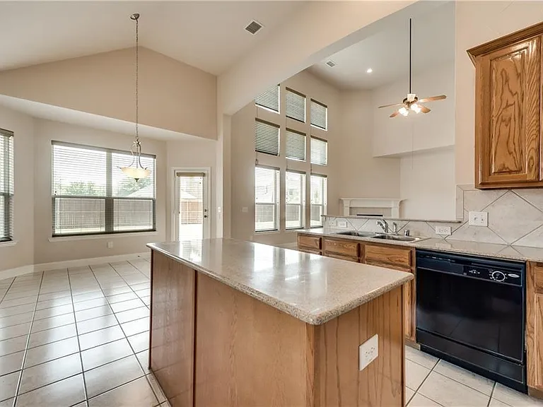 434 Teagarden Ct — Photo 15