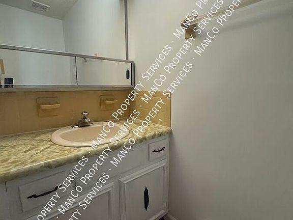 5th image of 4312 Sarah Dr