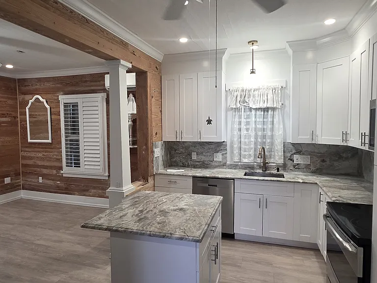409 Fleming St — Photo 4