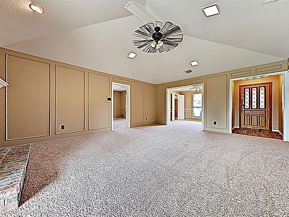2nd image of 1528 Silverleaf Dr