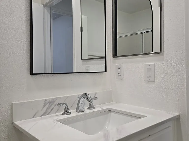 21082 Primrose Ln — Photo 10