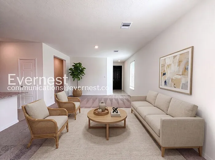 4 bed, 2.0 bath, 2300 sqft, $2,250 — Photo 2