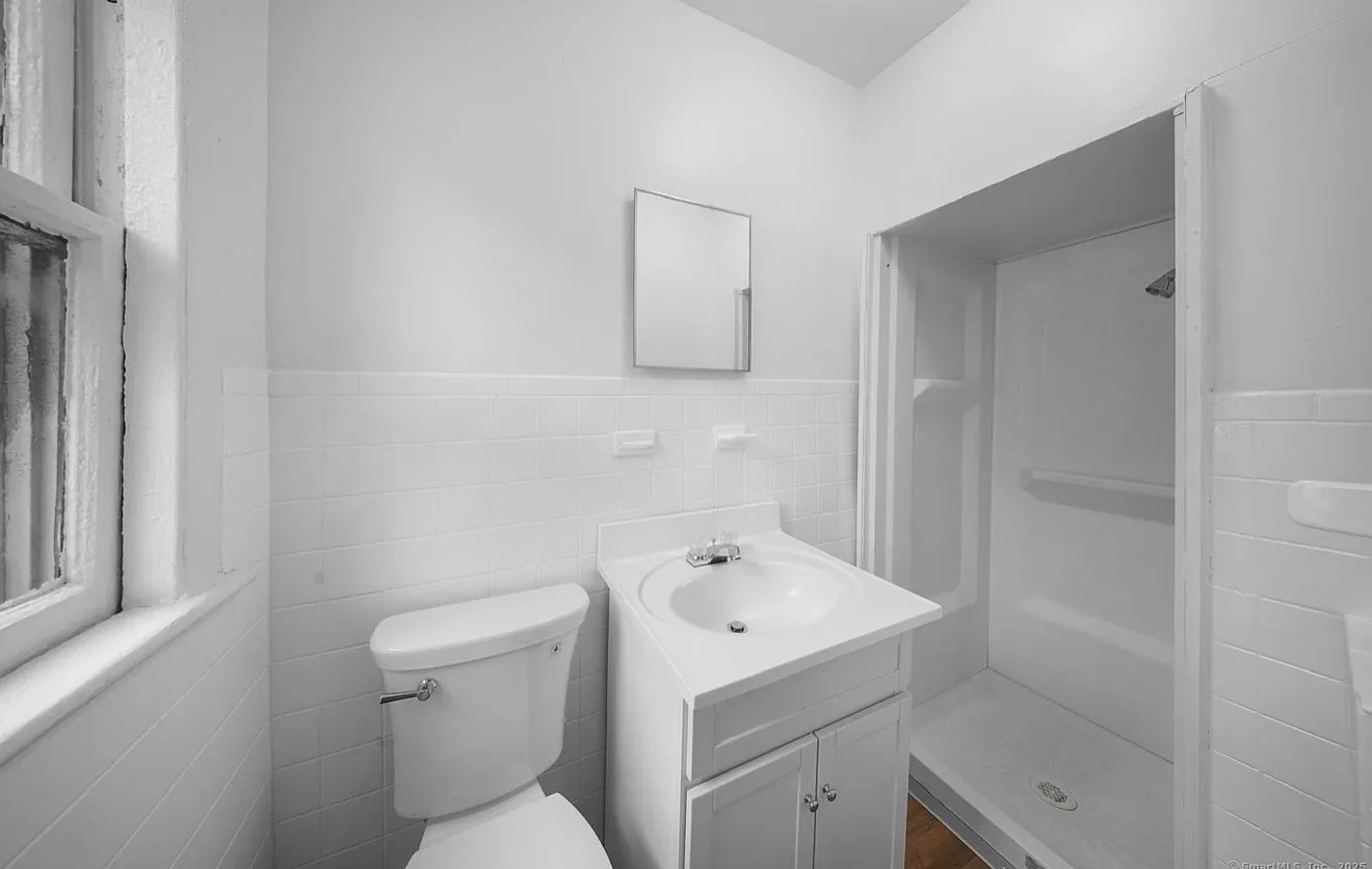 Studio, $1,350 — Photo 2