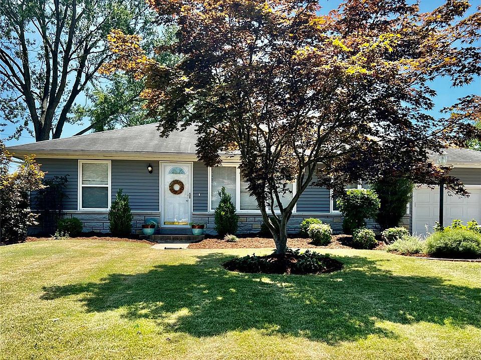 1st image of 3 Buckley Meadows Dr