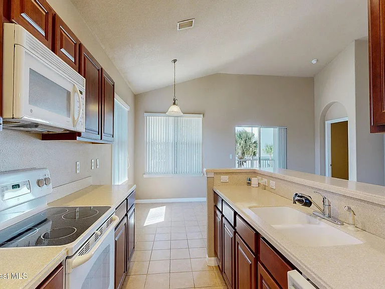 916 Ocaso Ln #206 — Photo 9