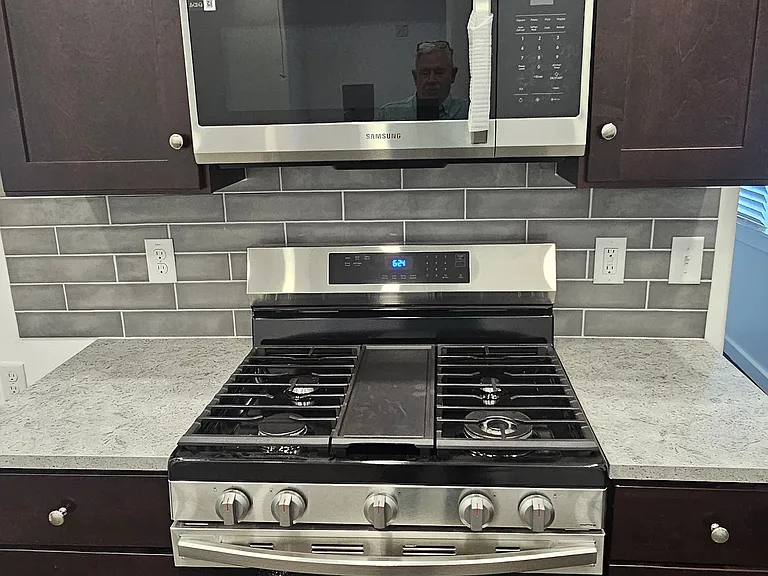 752 W Jackson Ave — Photo 2