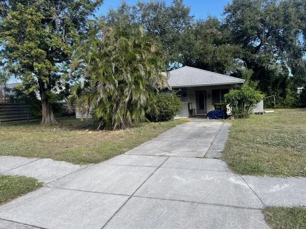 2677 Cheryle Ln, Sarasota, FL 34237