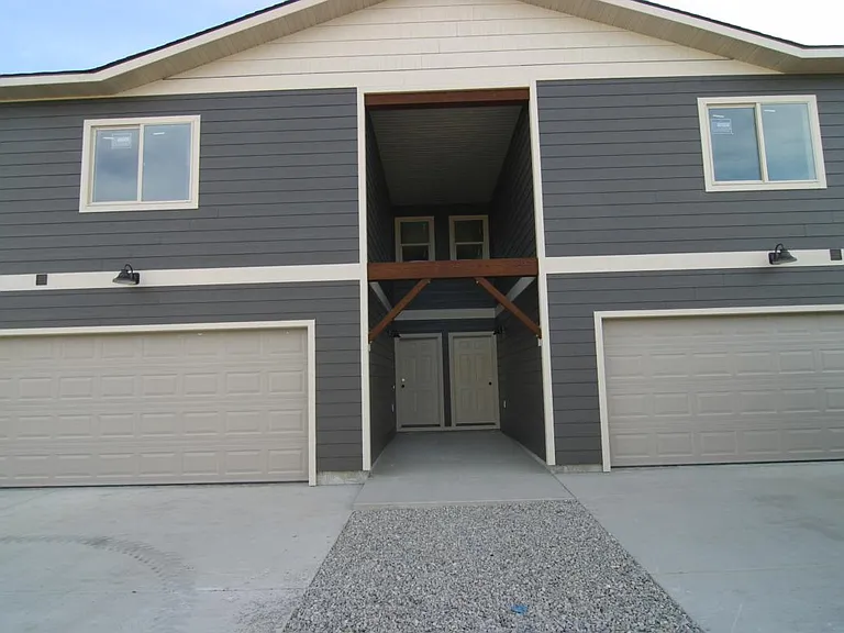 1148 Forestglen Dr — Photo 4