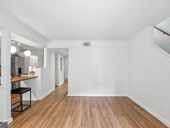5th image of 5056 Meadow Ln #5056