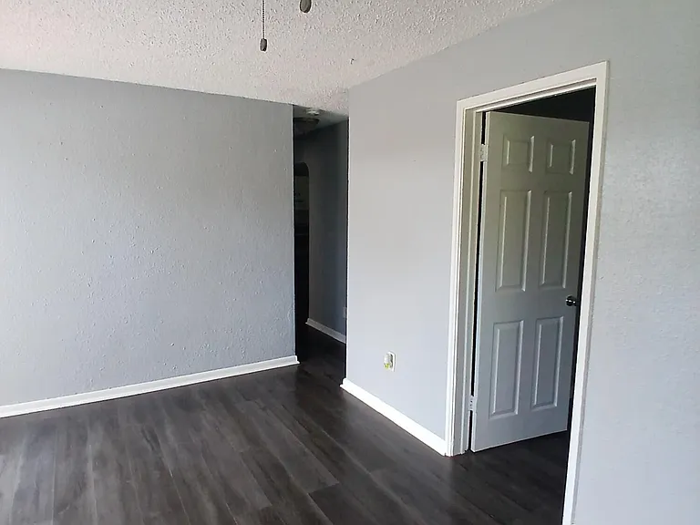 1645 NE 149th St #4 — Photo 22