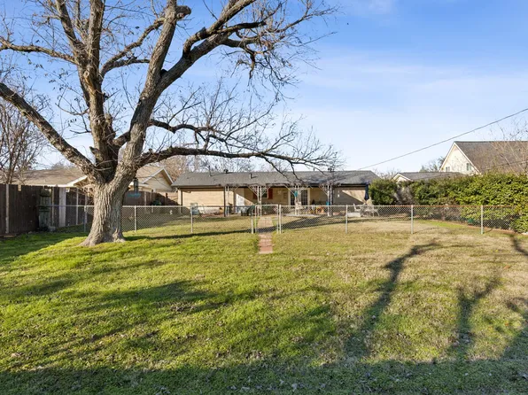 757 Briarwood Ln, Hurst, TX 76053